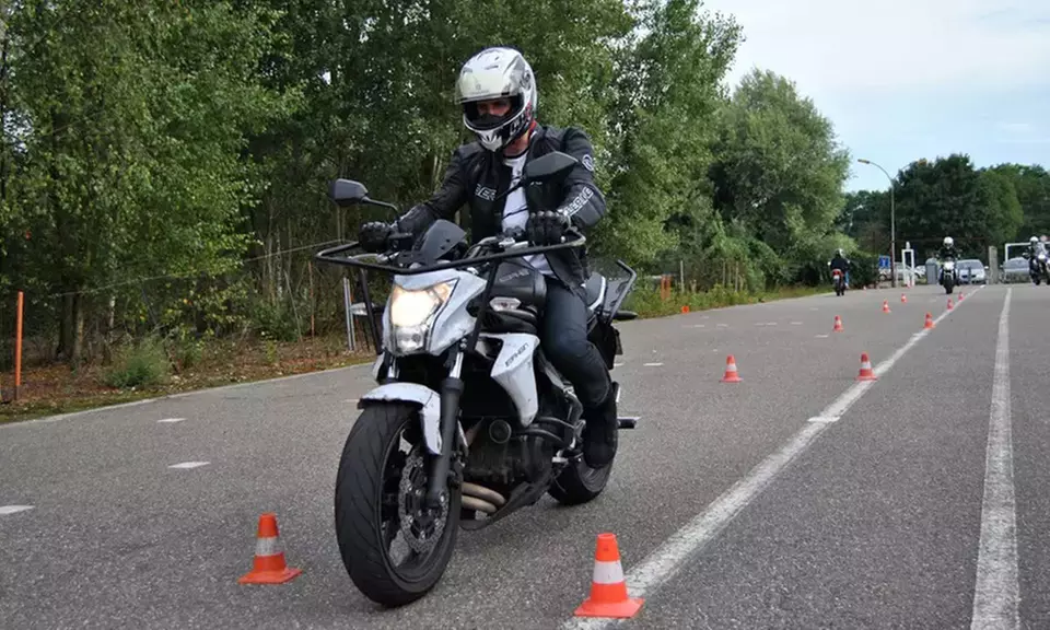 Jusqu'à 60% de remise sur Conduite / Formation à la conduite - Moto chez As Permis Paris 15 - Primary Image