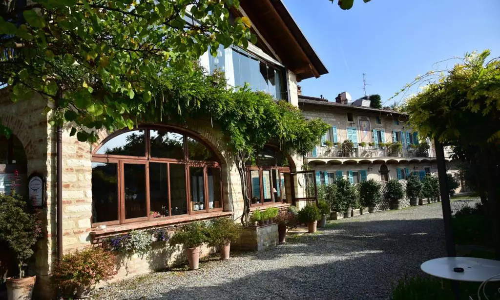 Monferrato: 1 o 2 notti in camera doppia con colazione e Spa per 2