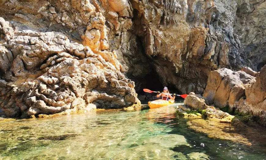 Image 1: Ruta en kayak y snorquel en las calas de Villajoyosa para 1, 2, 4 u 8