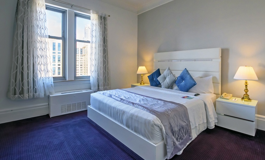 Image 11: 19th-Century Hotel in Downtown Chicago