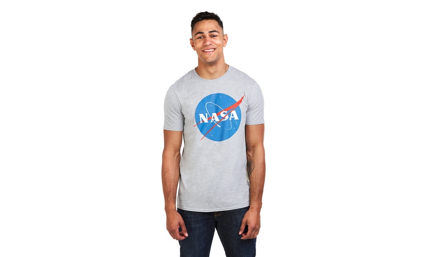 Image 5: Men's NASA T-Shirts