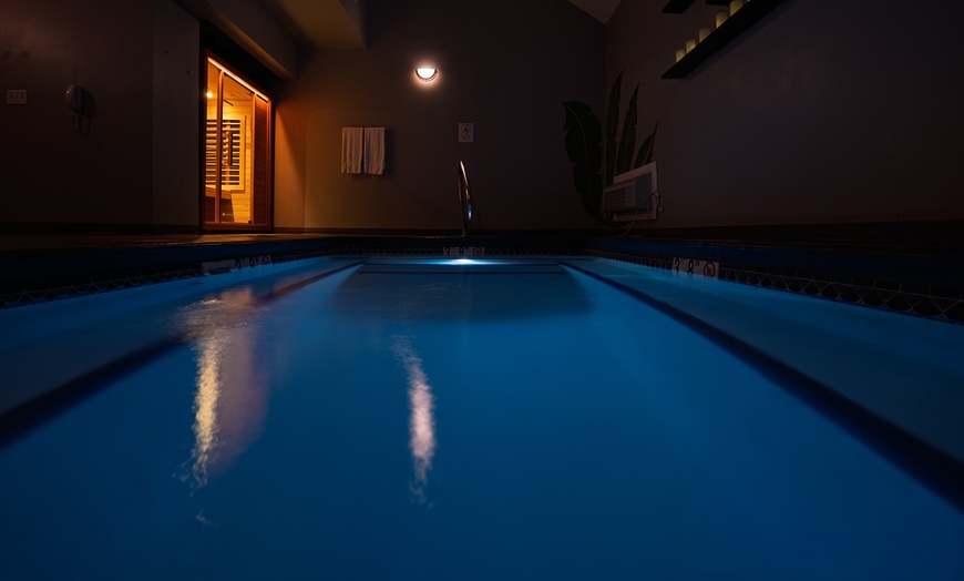 Image 2: Private, In-Room Swimming Pools at Belamere Suites Hotel