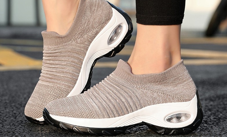 Image 6: Women's Breathable Air Cushion Shoes