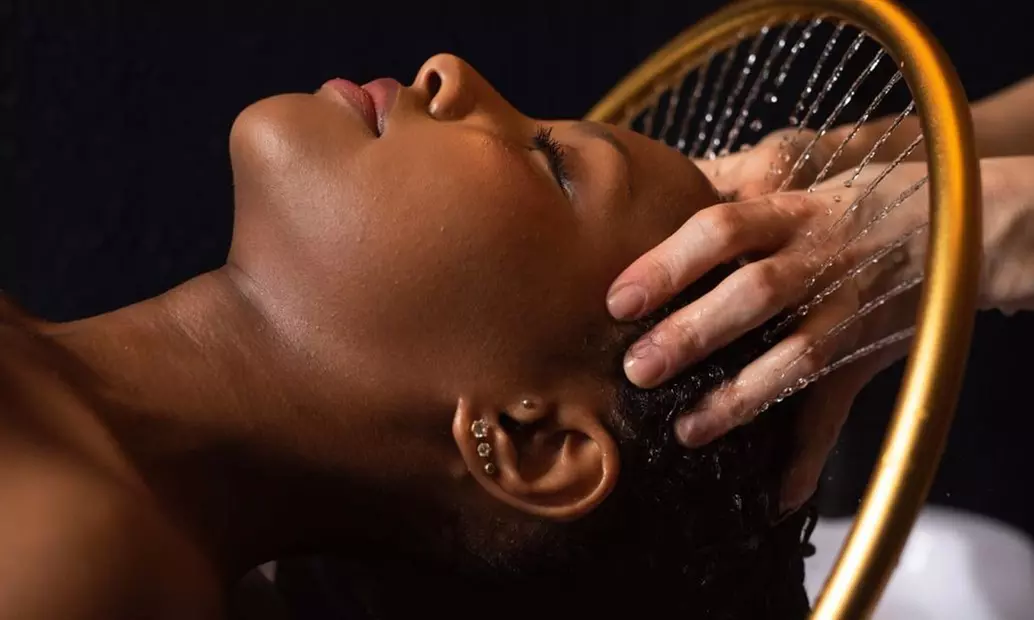 Head spa japonés con detox orgánico, gotas de argán y masaje luxury