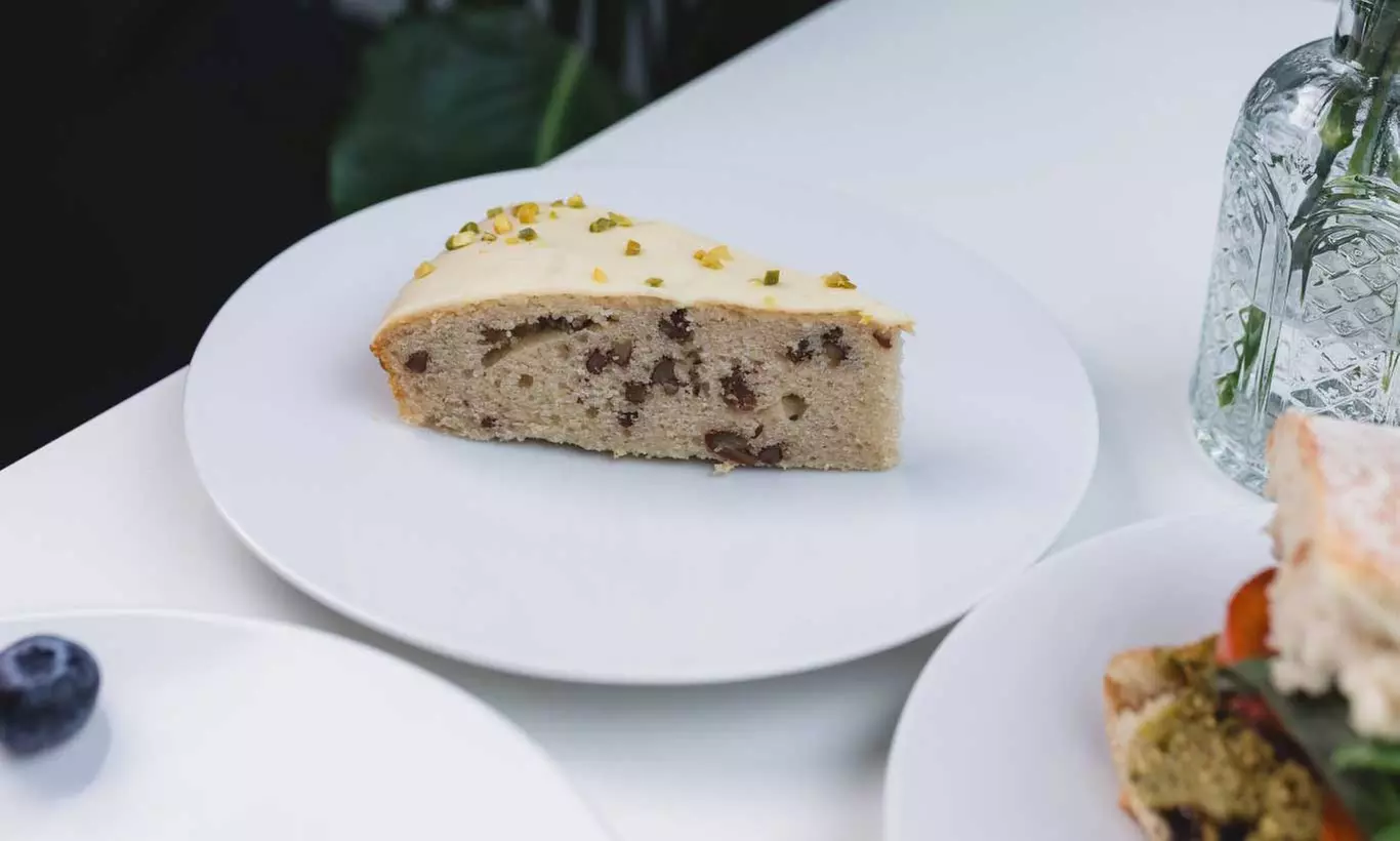 Heißgetränk inkl. Panini oder Kuchen nach Wahl