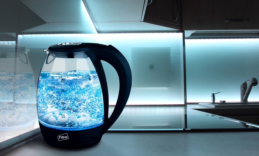 Image 2: Cordless Illuminated Glass Kettle