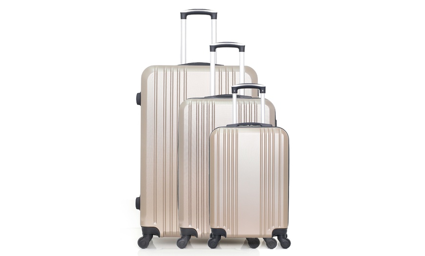 Image 8: Hero Three-Piece Luggage Set