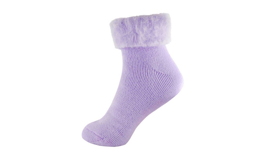 Image 4: Fur-Lined Winter Socks