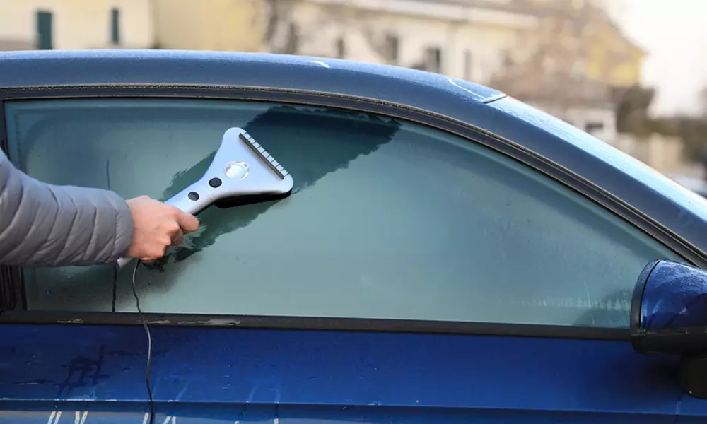 Elektrischer Auto-Eiskratzer mit Schnellheizfunktion