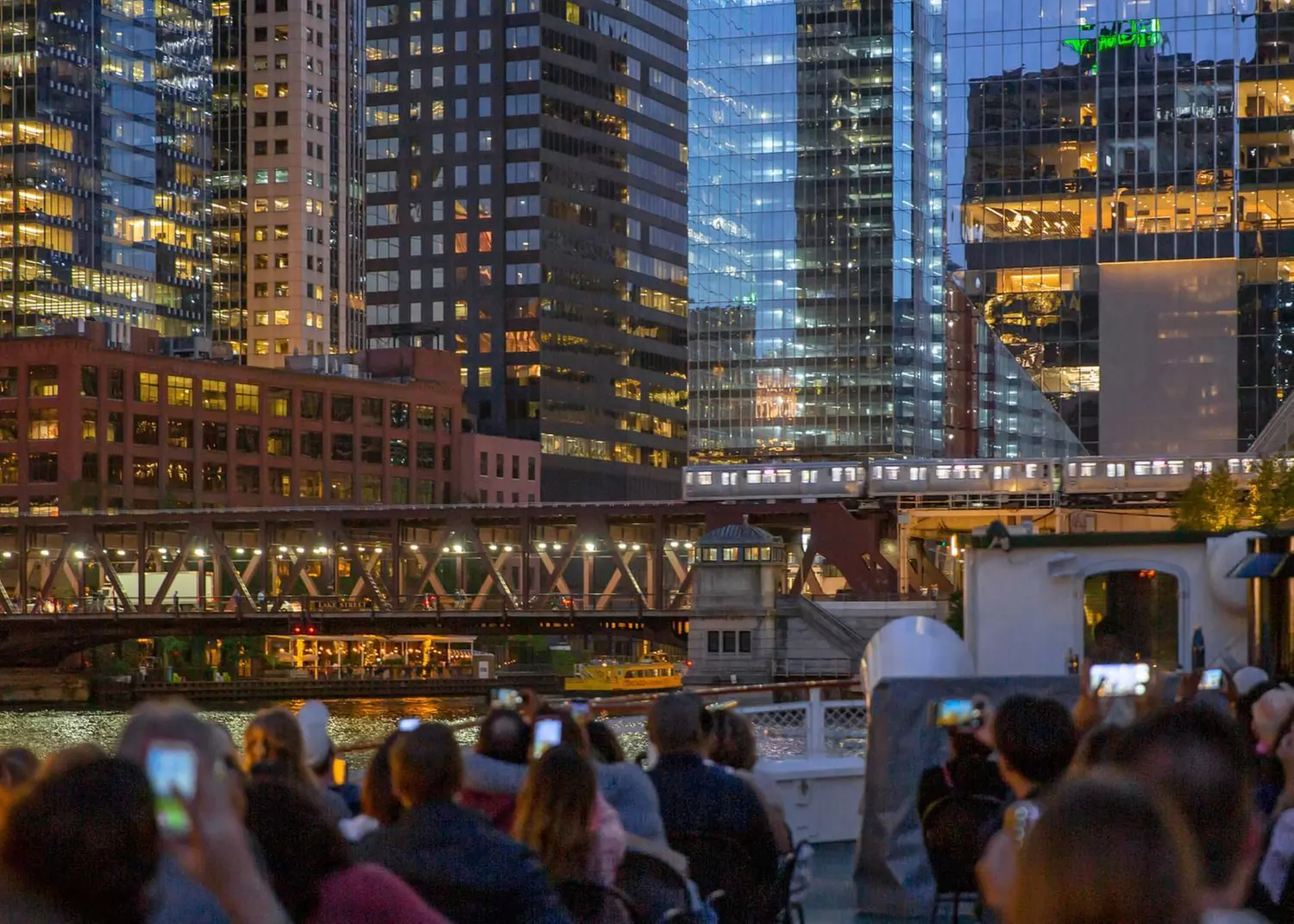 Chicago Open-Air Cruise Under the Stars on the First Lady