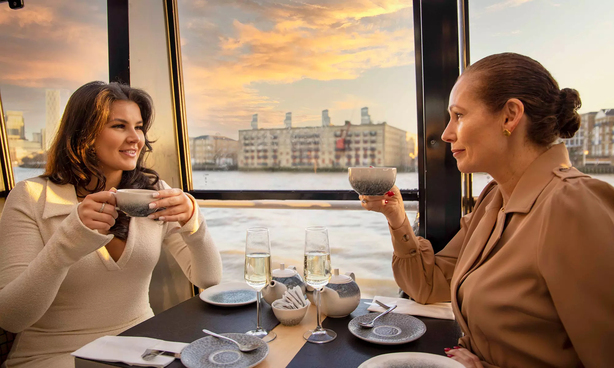 All Aboard! Classic Afternoon Tea Cruise with London Sightseeing