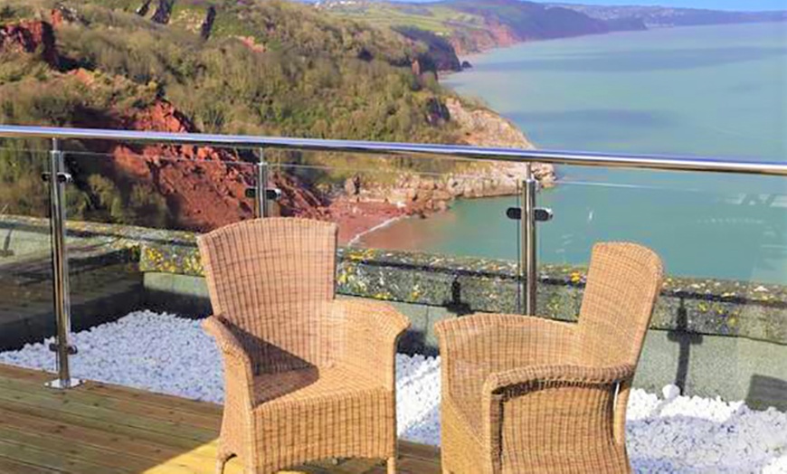 Image 2: Torquay: 5* Classic Double Room Stay with Breakfast