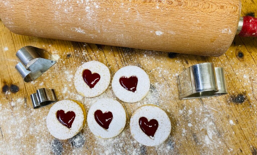 Image 1: Backspaß im Lingnerschloss: Plätzchen-Backen + Kinderpunsch für 1 Kind