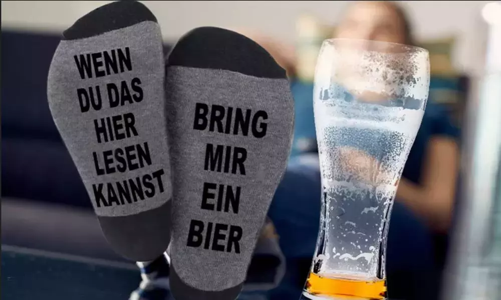 1x oder 2x lustige Socken „Bring mir ein Bier“ oder „Bring mir Wein“