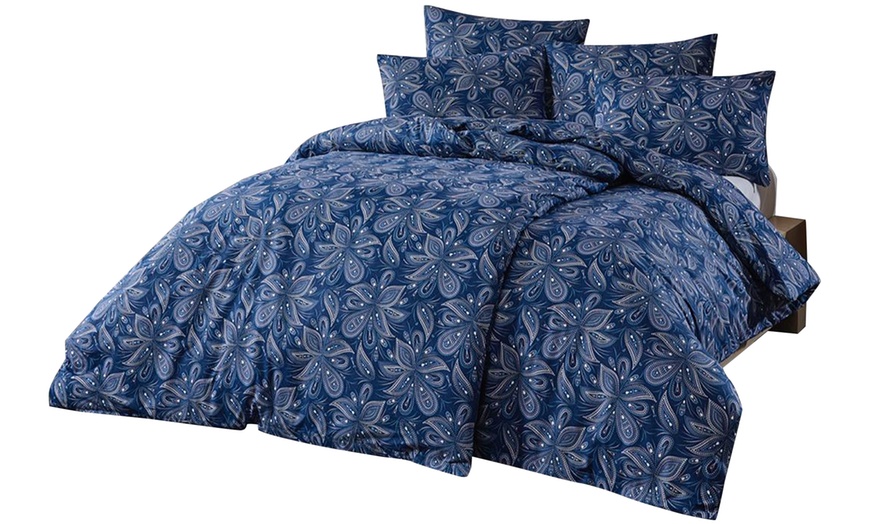 Image 5: Printed Bed Set