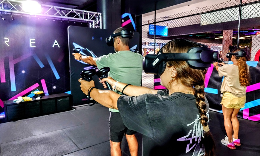 Image 9: Virtual Reality – Dive into the Zombie Apocalypse with FREAK Virtual Reality