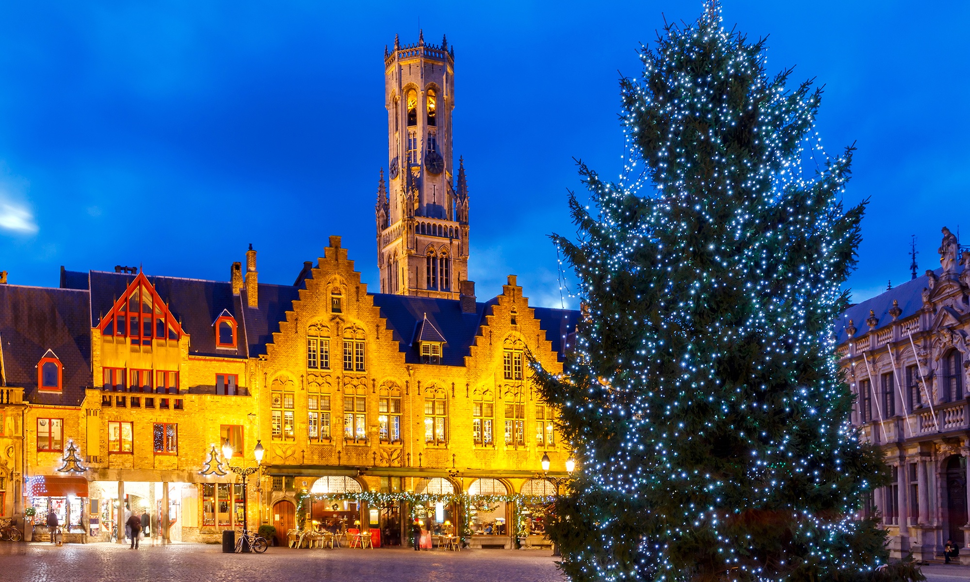 ✈ 8-Day Brussels & Amsterdam Xmas Markets w/ Bruges Ext & Air