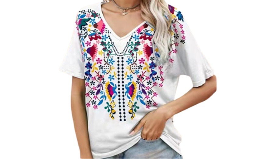 Image 7: Women's Boho Printed Short-Sleeved V-Neck Top