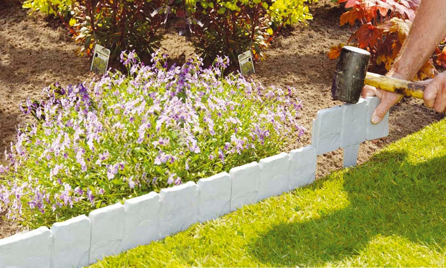 Image 1: Cobbled Stone Garden Edging