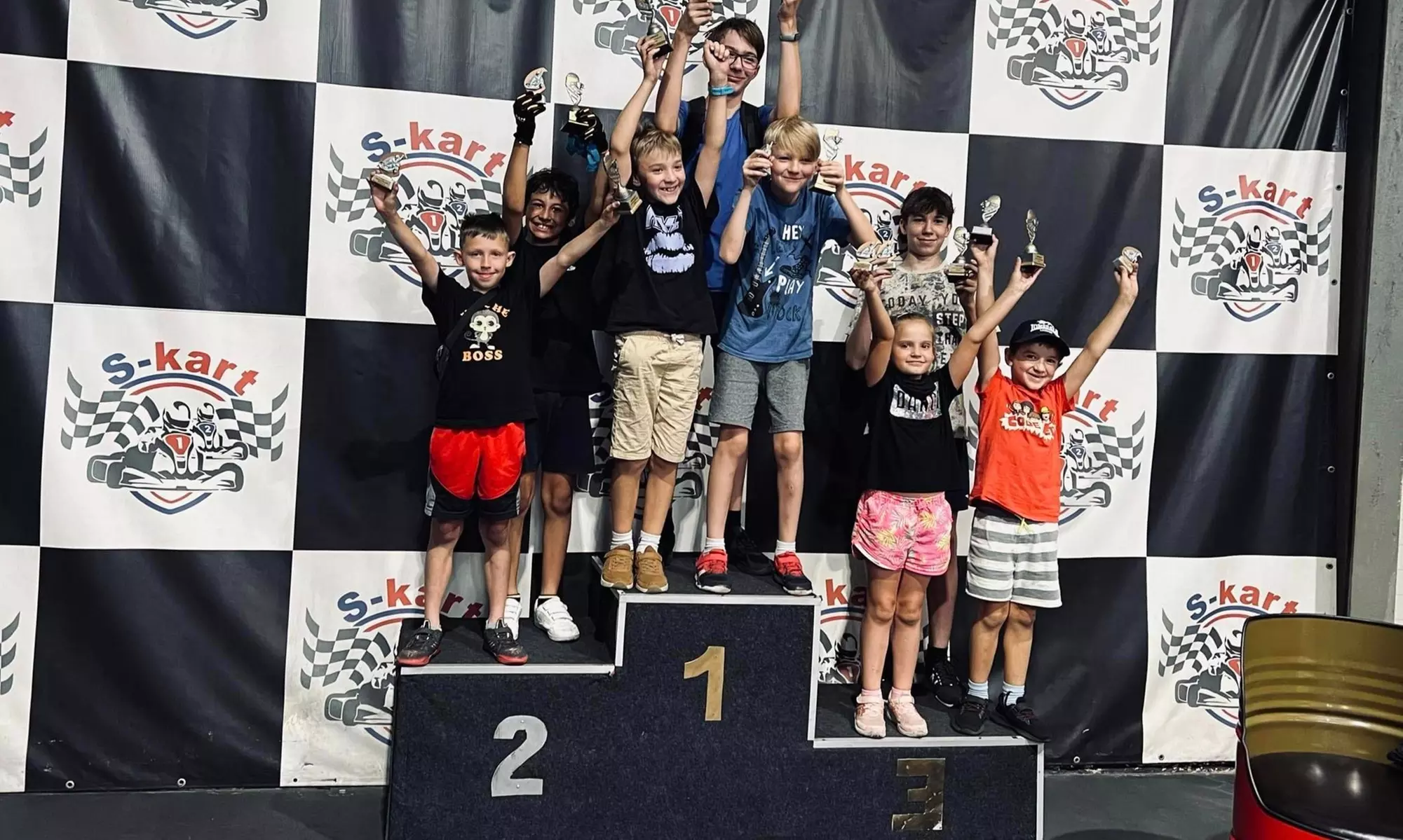 Poczuj adrenalinę na torze! Przejazd wybranym gokartem w S-Kart