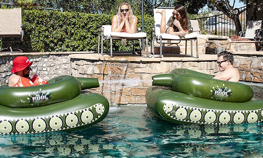 Image 4: Inflatable Tank Pool Float