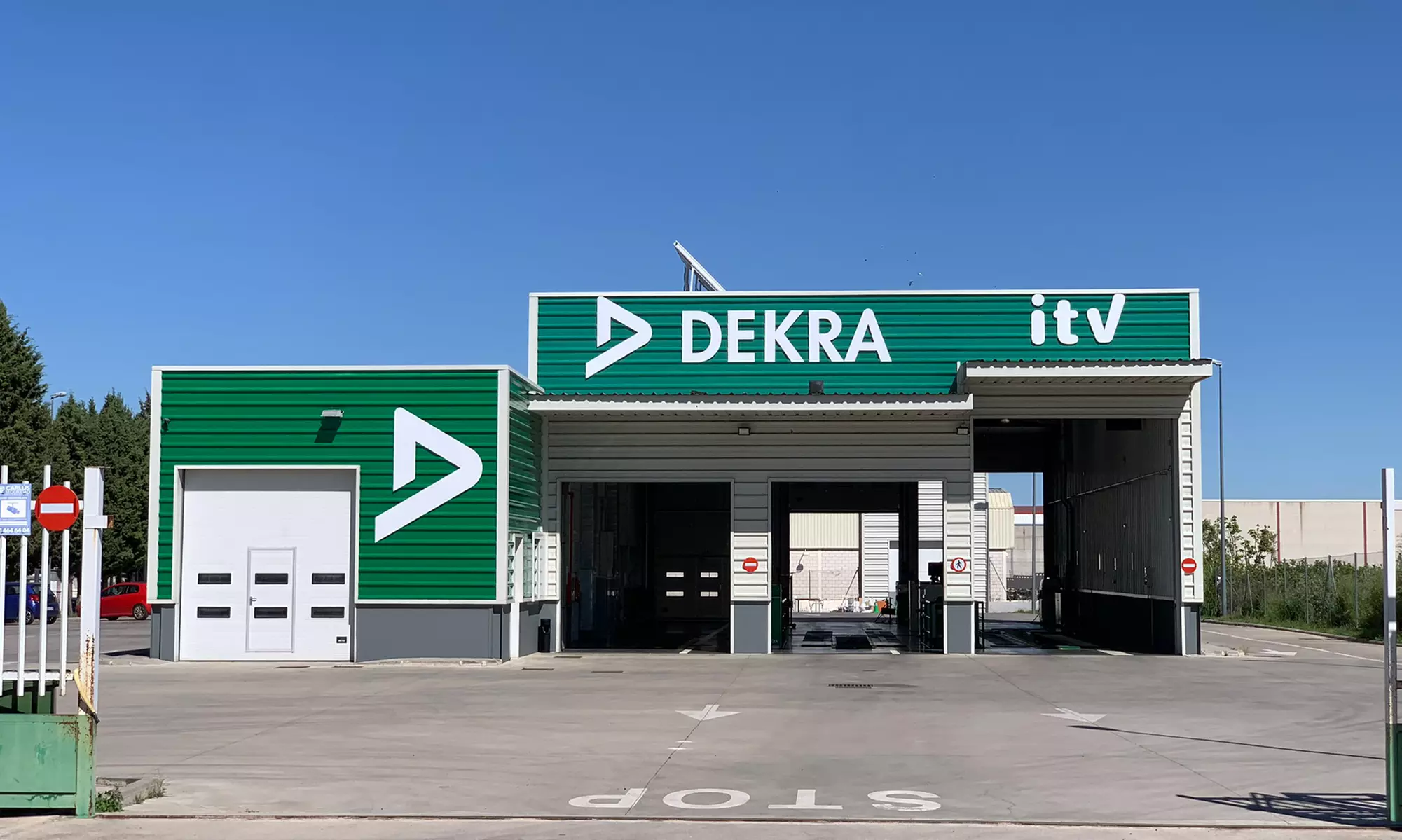 ITV de coche o moto con tasas incluidas en Dekra, líder mundial en ITV