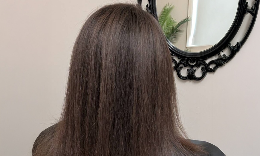 Image 3: Wash, Cut and Blow Dry Half Head Highlights or Full Head Colour