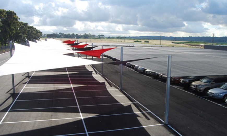 Image 2: Melbourne Airport Parking: Free Valet & Shuttle, 24/7 Access with CCTV