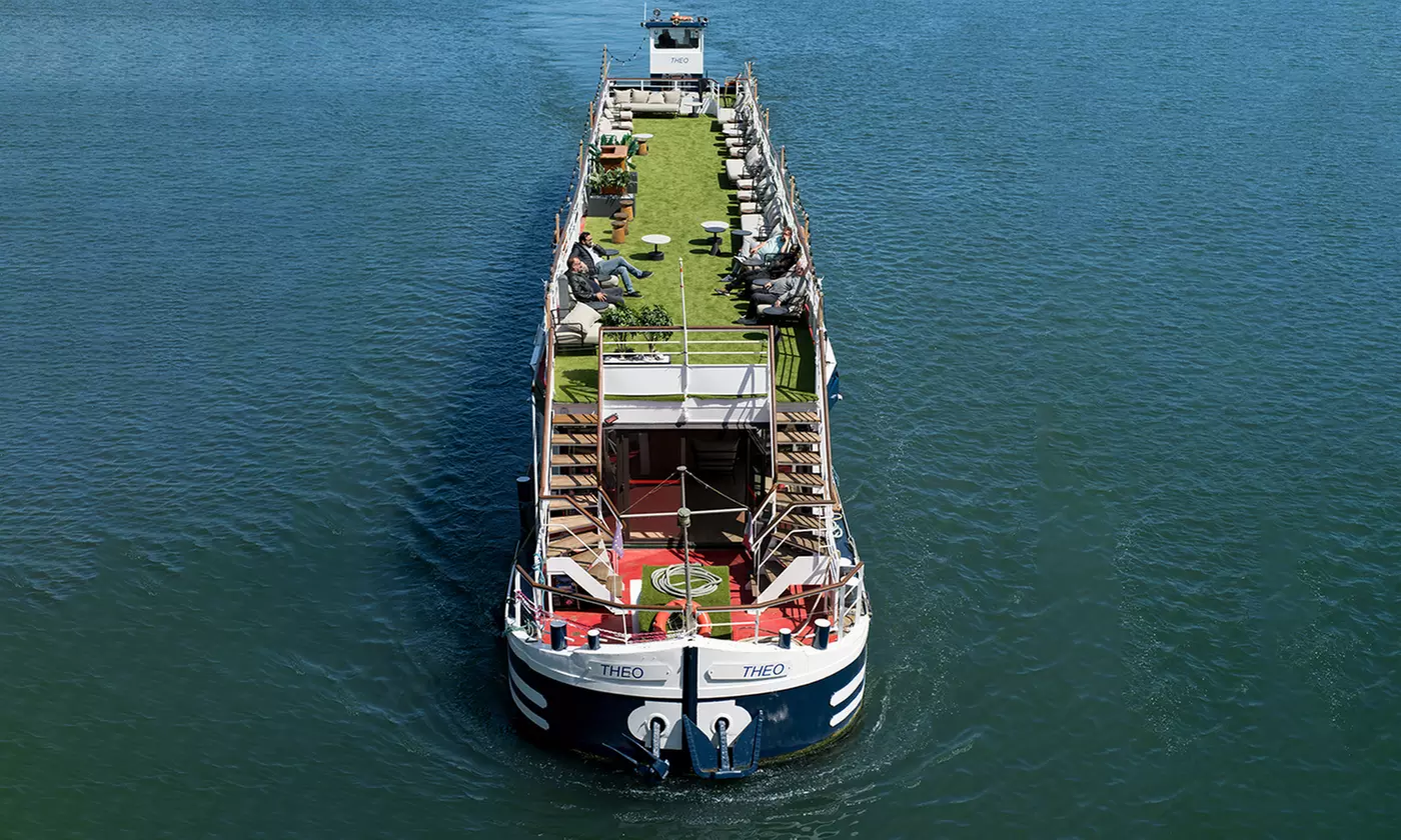 Embarquez avec Bateau le Théo : Dîner Croisière Trattoria sur la Seine