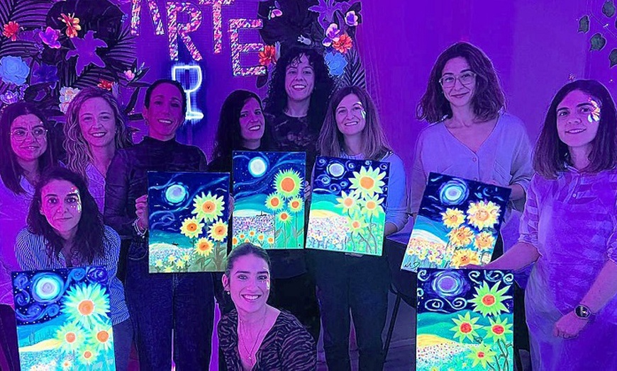 Image 8: Taller de pintura neón con bebida de cortesía para 1 o 2 personas