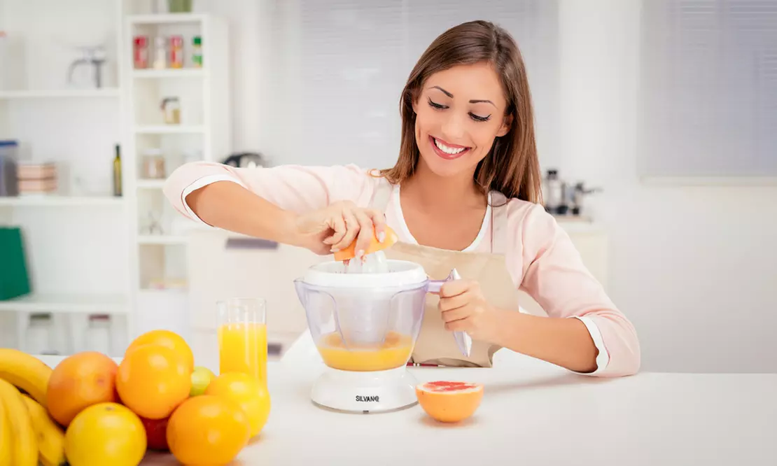 Presse-agrumes électrique Silvano, à capacité de 1,2 L et mouvement rotatif bidirectionnel - Primary Image