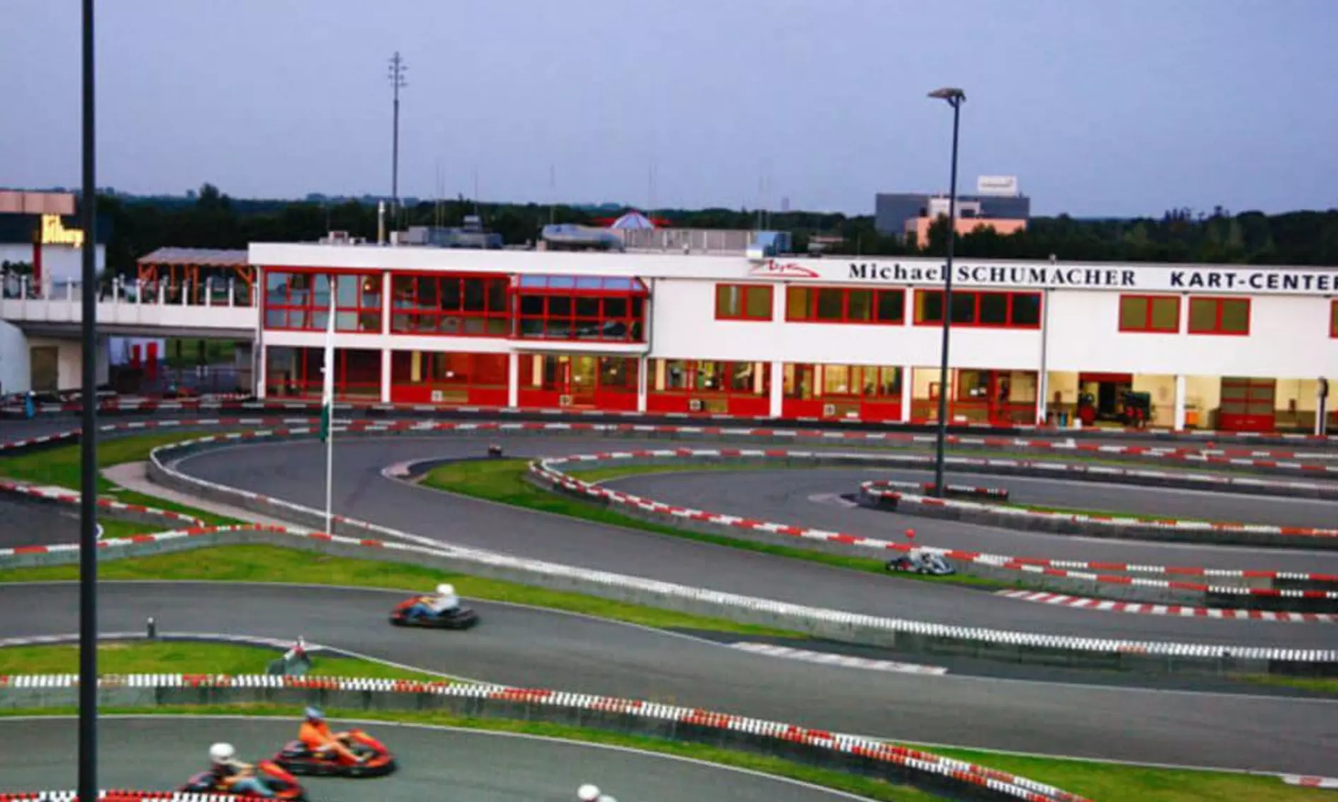 Kartabenteuer: 3x 10 Min. Kart-Einzelfahrt inkl. Leih-Helm