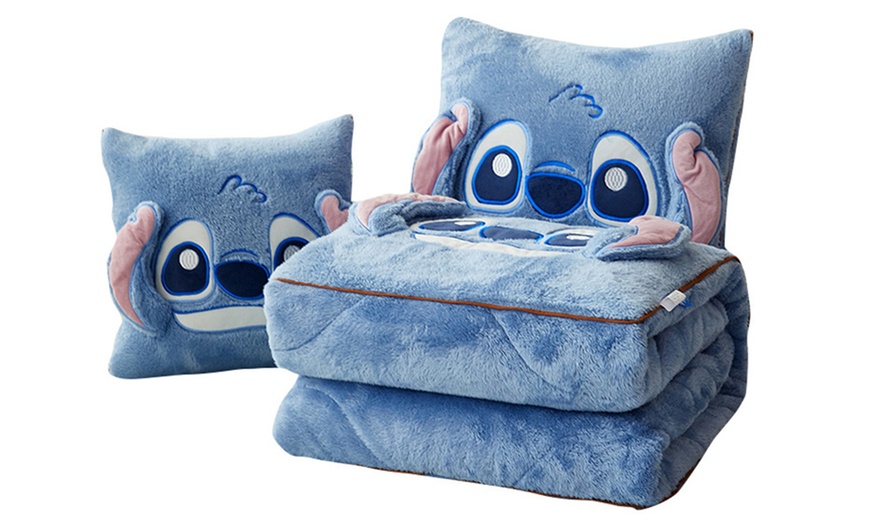 Image 3: Coperta e cuscino a tema cartoni