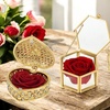 Image 1: Cofanetto a forma di cuore con rosa eterna
