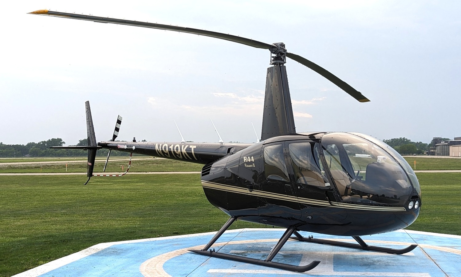 10 Minute Island Helicopter Tour for Up to 3 People