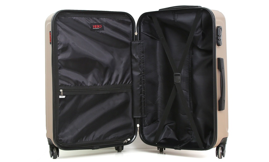 Image 10: Three-Piece Hero Luggage Set