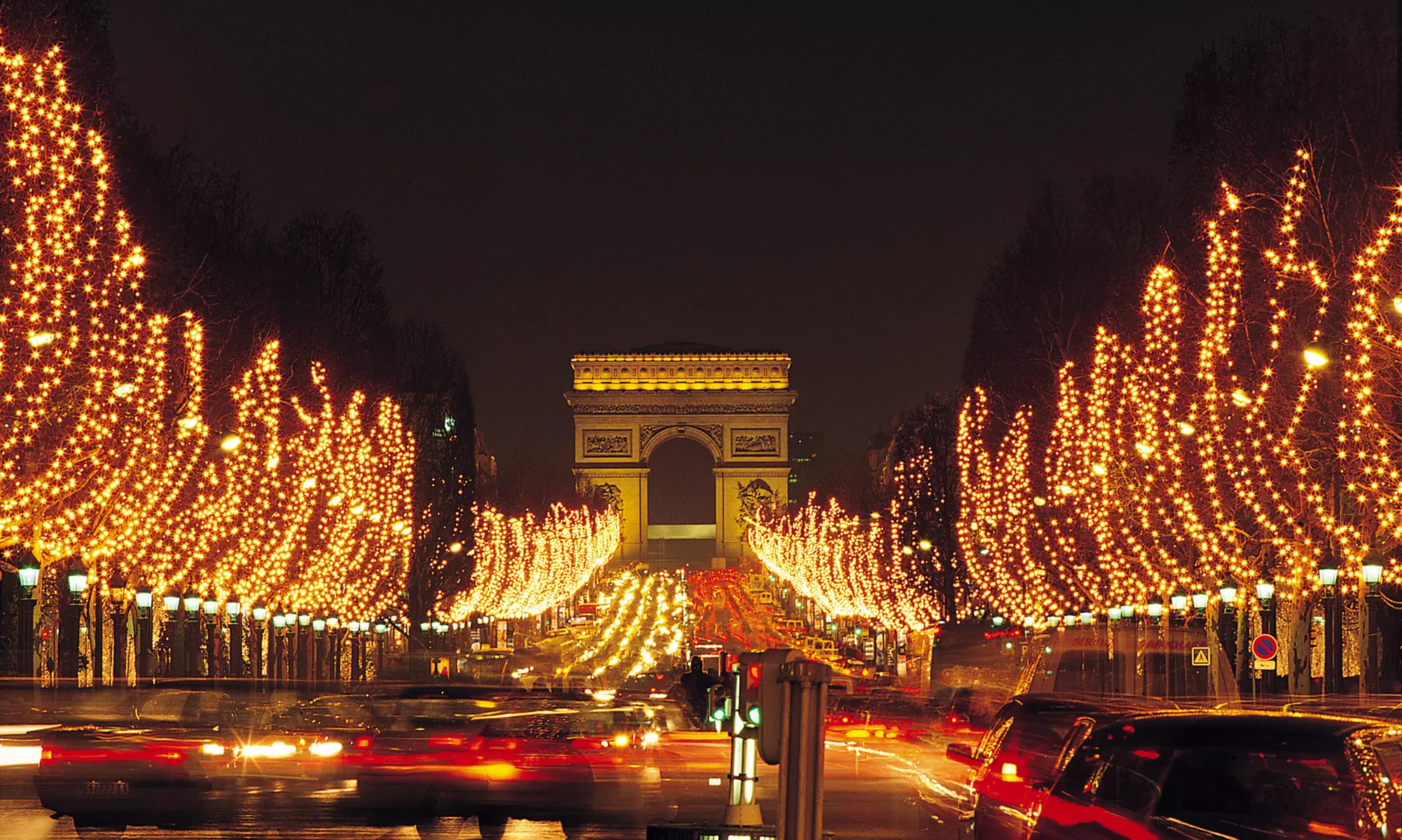 ✈ 5-Day Paris Vacation with Air – From Weekender Breaks