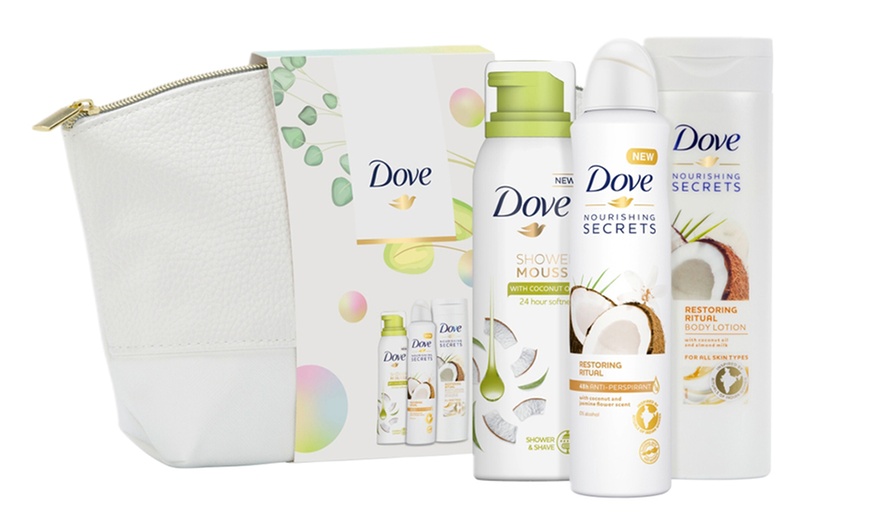 Image 1: Three-Piece Dove Nourishing Secrets Relaxing Ritual Wash-Bag Gift Set