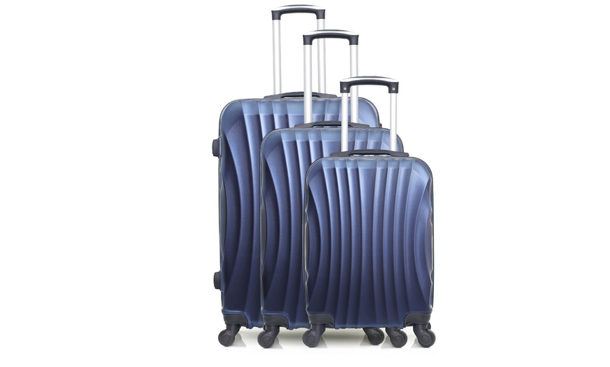 Image 17: Hero Set of Three Suitcases