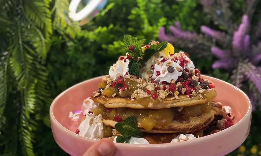 Menú de brunch para 2 o 4 con platos dulces y salados y bebidas