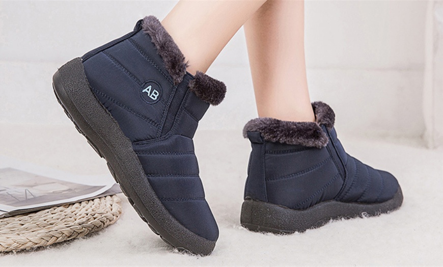 Image 6: Women's Waterproof Lighweight High-Top Boots