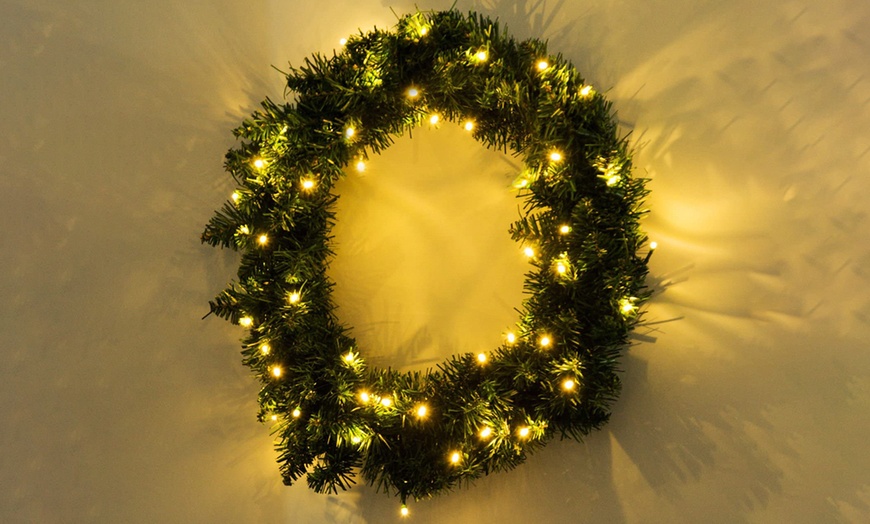 Image 2: Homcom Pre-Lit Christmas Wreath