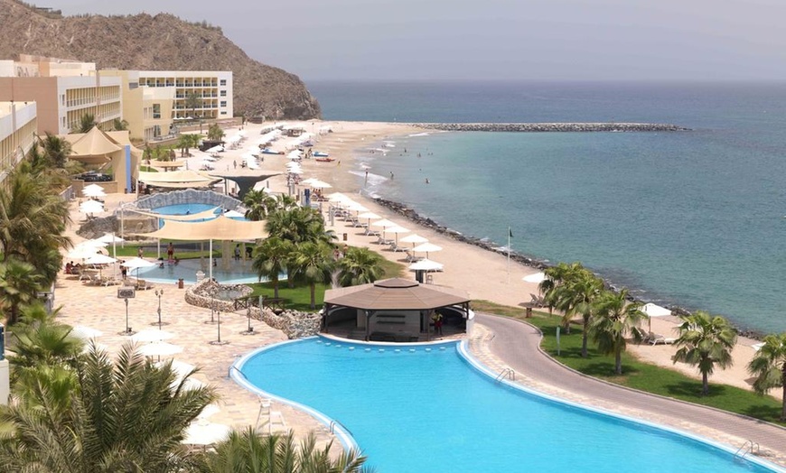 Image 9: Fujairah: 5* Stay with Dinner