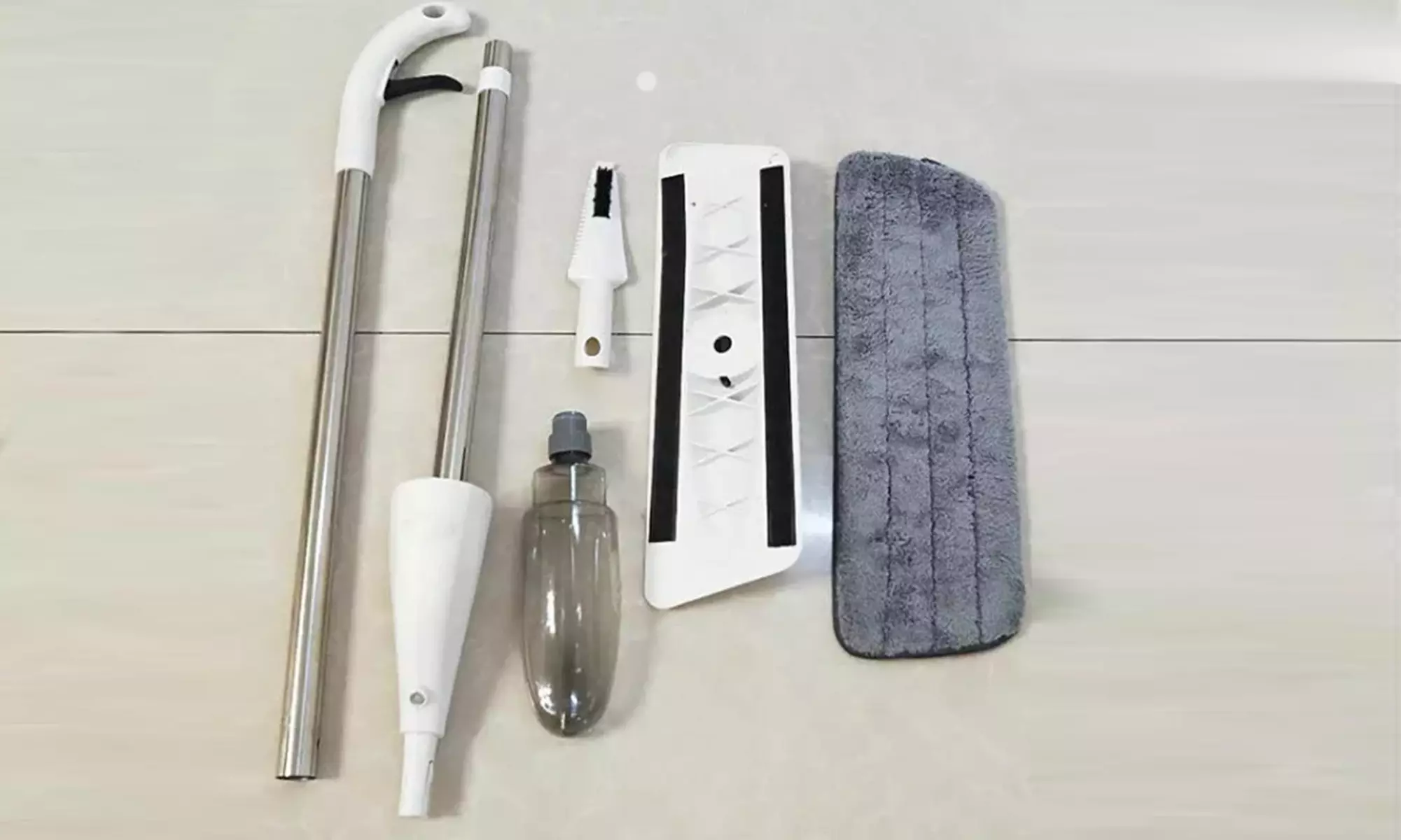 Balai serpillère à plancher Herzeberg avec réservoir d'eau