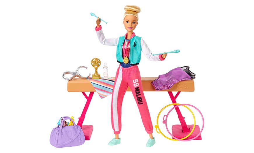 Image 3: Barbie Gymnast Playset with Dolls and Accessories