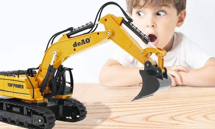 Image 4: 1:18 Six-Channel Remote Control Excavator Digger Truck for Kids