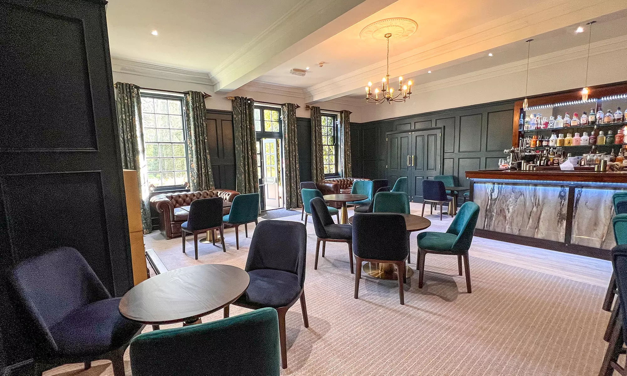 4* Nunsmere Hall Hotel: Deluxe Room for 2 with Breakfast