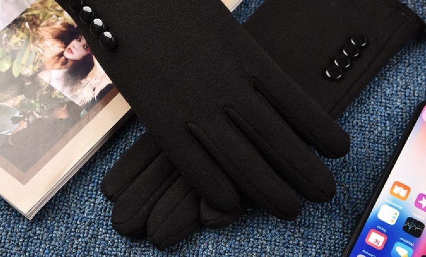 Image 7: Touch Screen Warm Gloves for Women