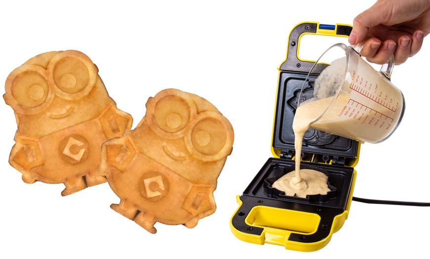 Image 3: One or Two Minion-Shaped Waffle Makers