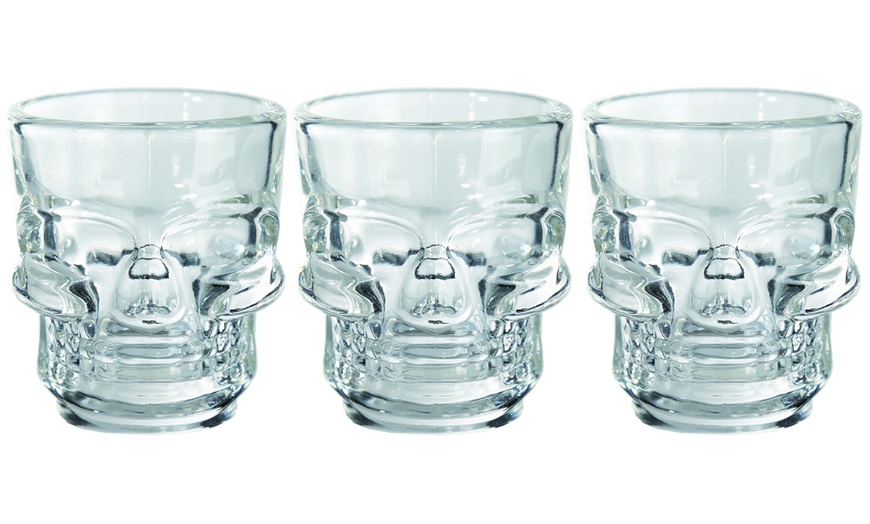 Image 5: Set of 3D Skull Shot Glasses